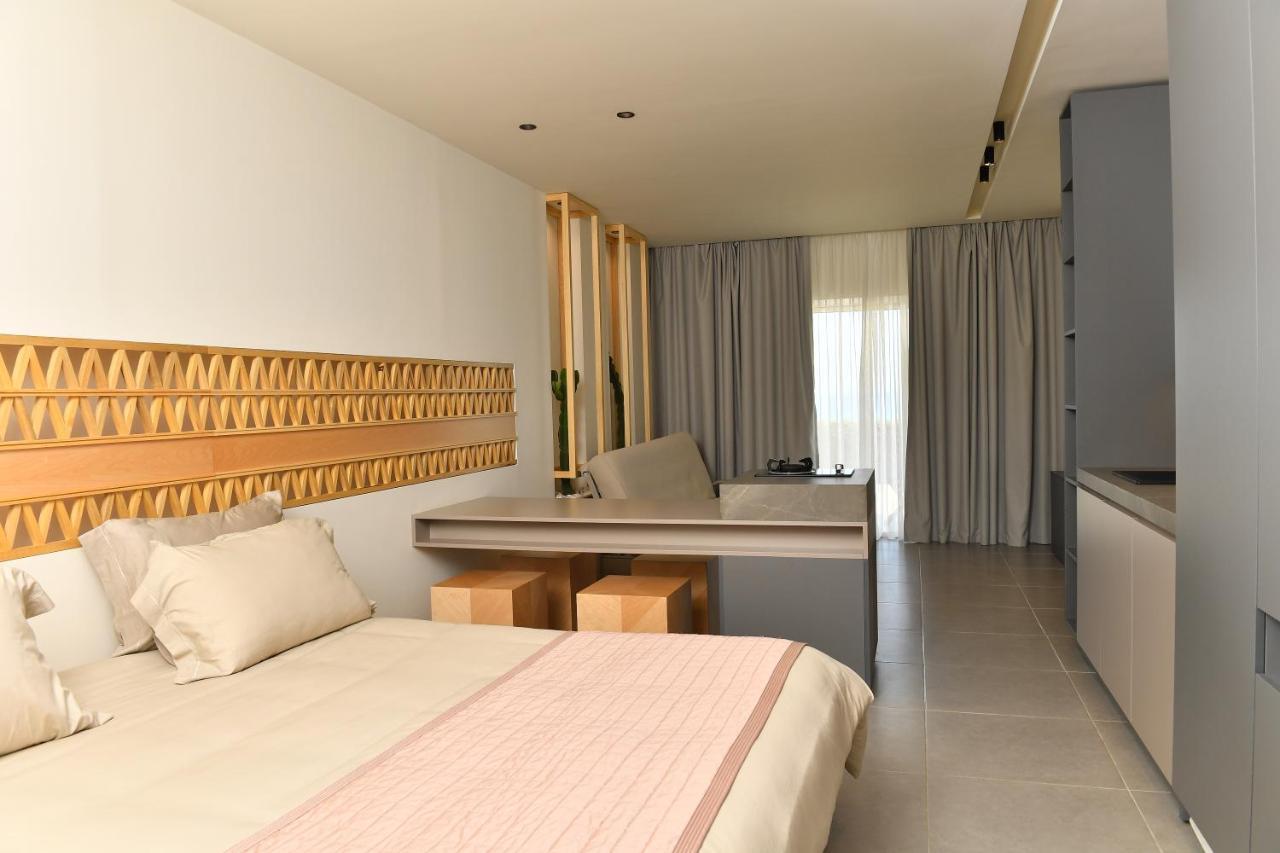 Ocean Blue Hotel & Resort -Jbeil Byblos Exterior photo