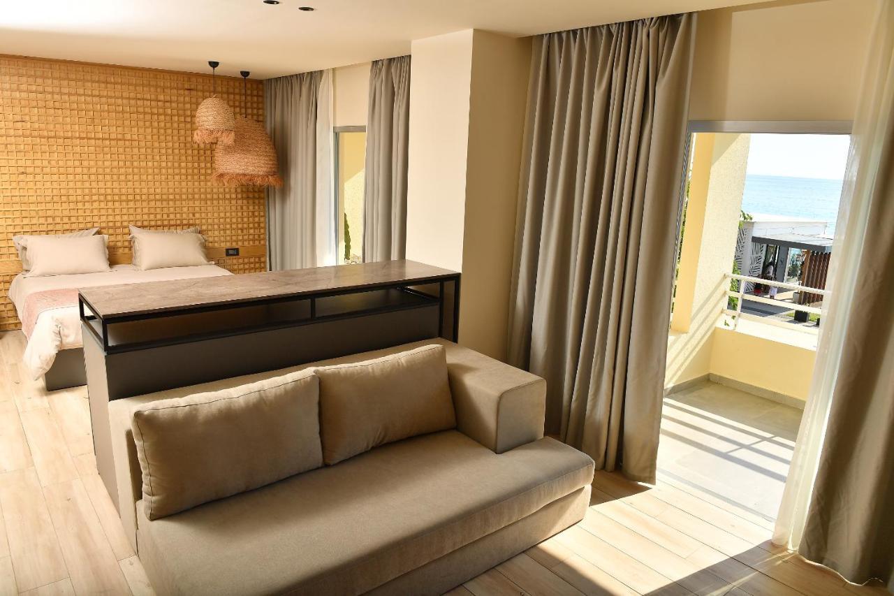 Ocean Blue Hotel & Resort -Jbeil Byblos Exterior photo