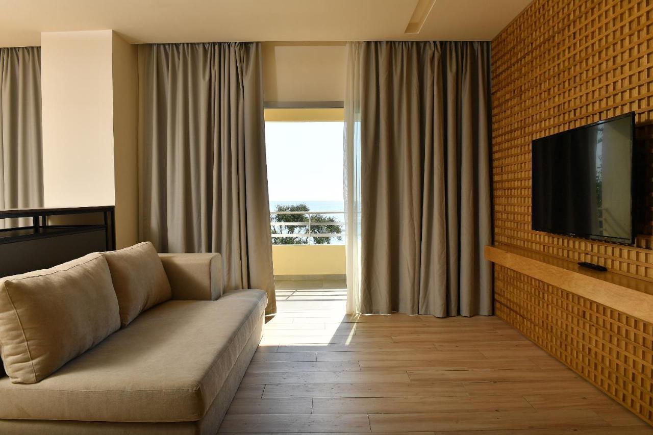 Ocean Blue Hotel & Resort -Jbeil Byblos Exterior photo