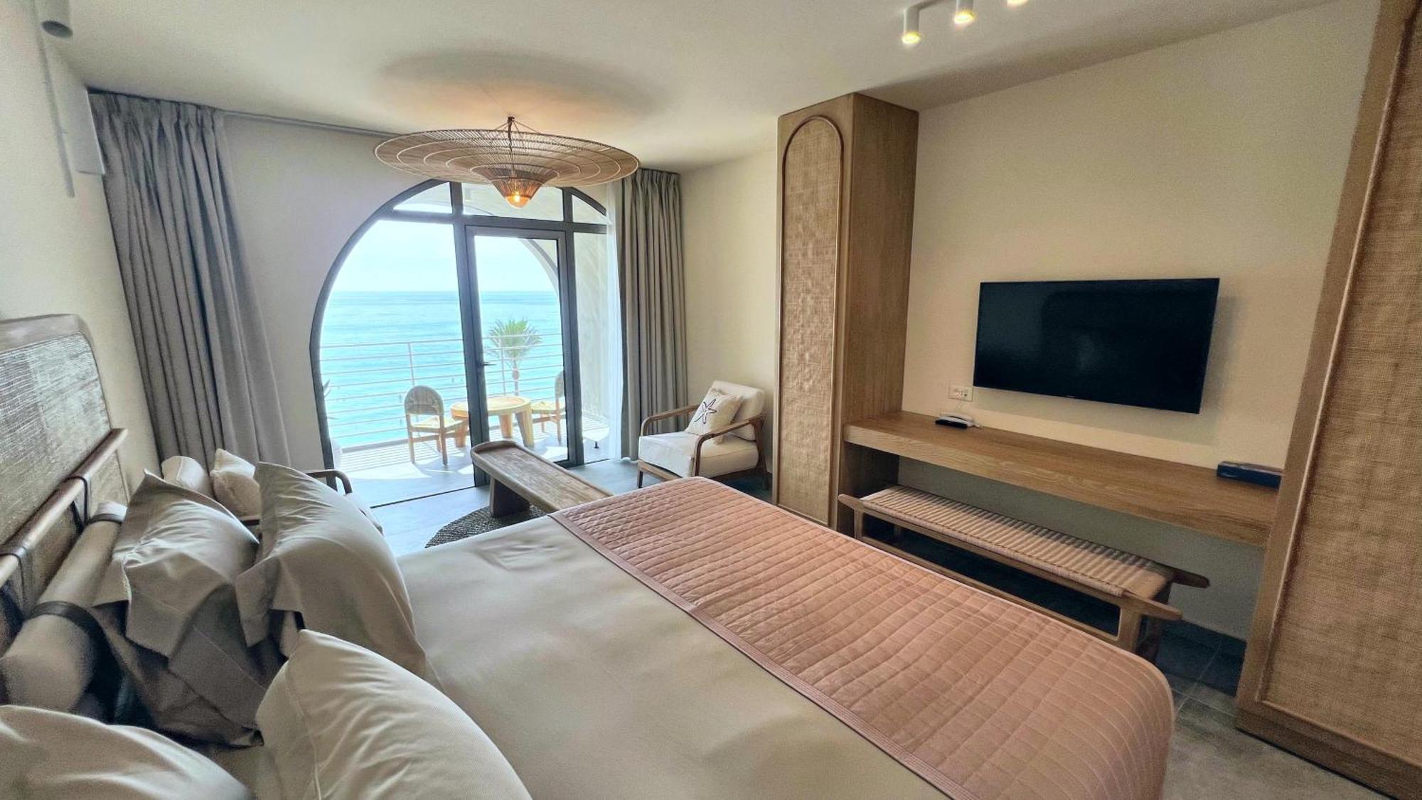 Ocean Blue Hotel & Resort -Jbeil Byblos Exterior photo